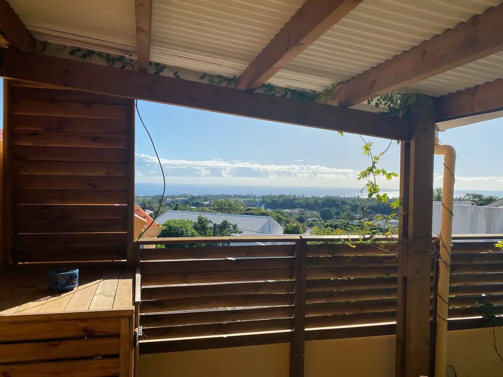 Location Appartement avec terrasse et jardinet SAINT-DENIS DOMENJOD
