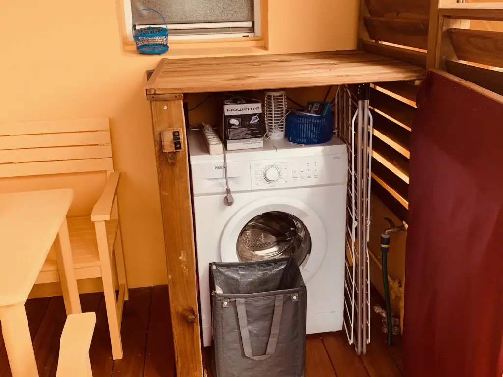 Location Appartement avec terrasse et jardinet SAINT-DENIS DOMENJOD