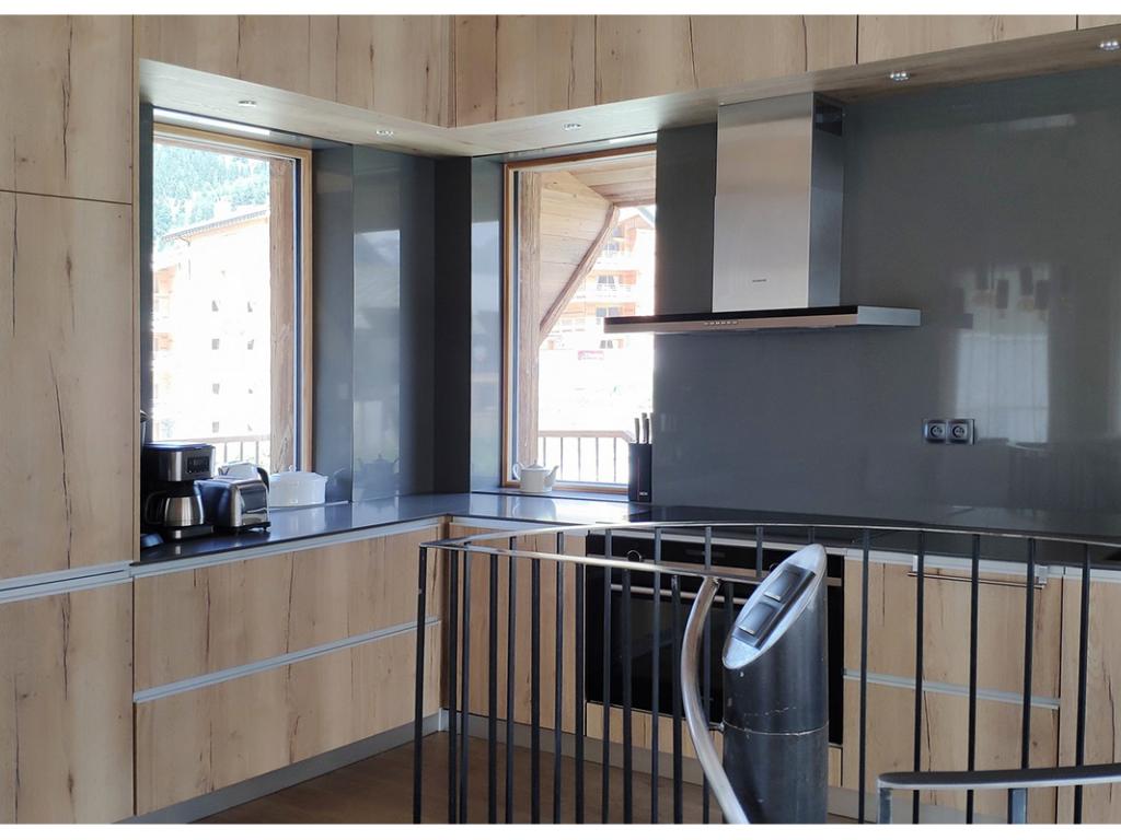 Le Chalet des Boisses, Ski aux pieds -Tignes 1800 -  10/14 personnes - 4 étoiles,  5ch, 5 pièces d'eau,  jacuzzi, hammam, coin feu... au bord des pistes avec vue sur le front de neige