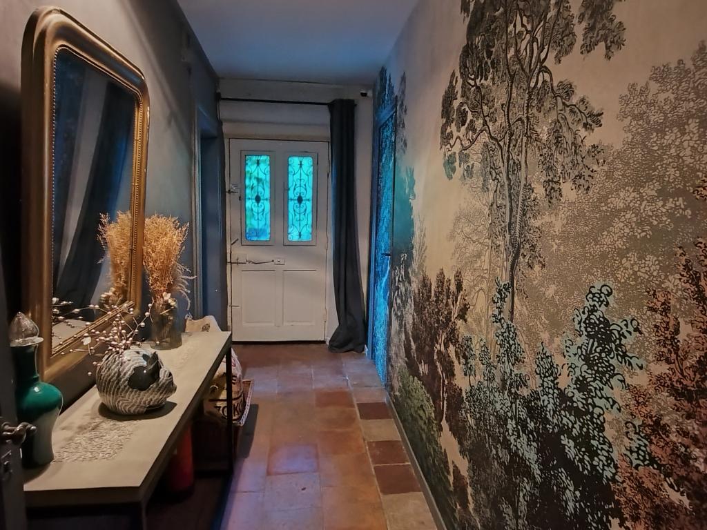 16 Bis gîte-hôtel. Studio spacieux et cosy. Logement idéal pour tourisme et affaires
