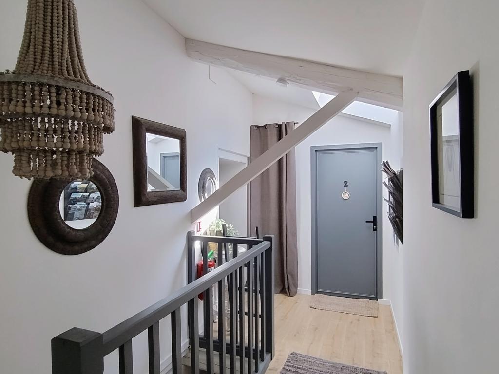 16 Bis gîte-hôtel. Studio spacieux et cosy. Logement idéal pour tourisme et affaires