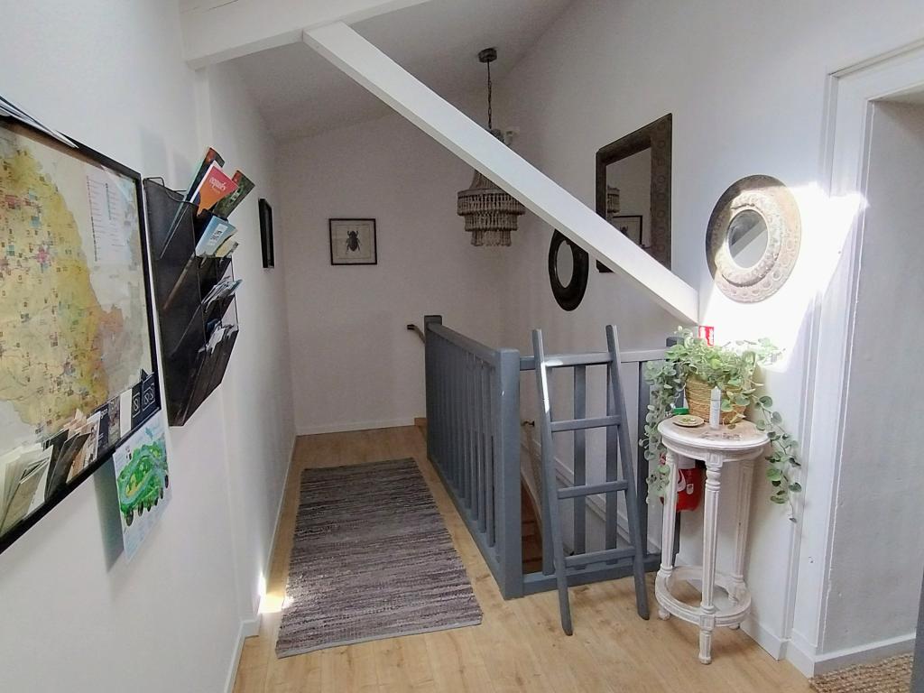 16 Bis gîte-hôtel. Studio spacieux et cosy. Logement idéal pour tourisme et affaires