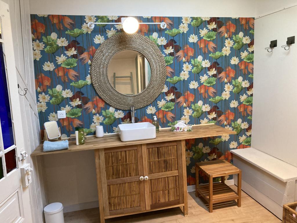 16 Bis gîte-hôtel. Studio spacieux et cosy. Logement idéal pour tourisme et affaires