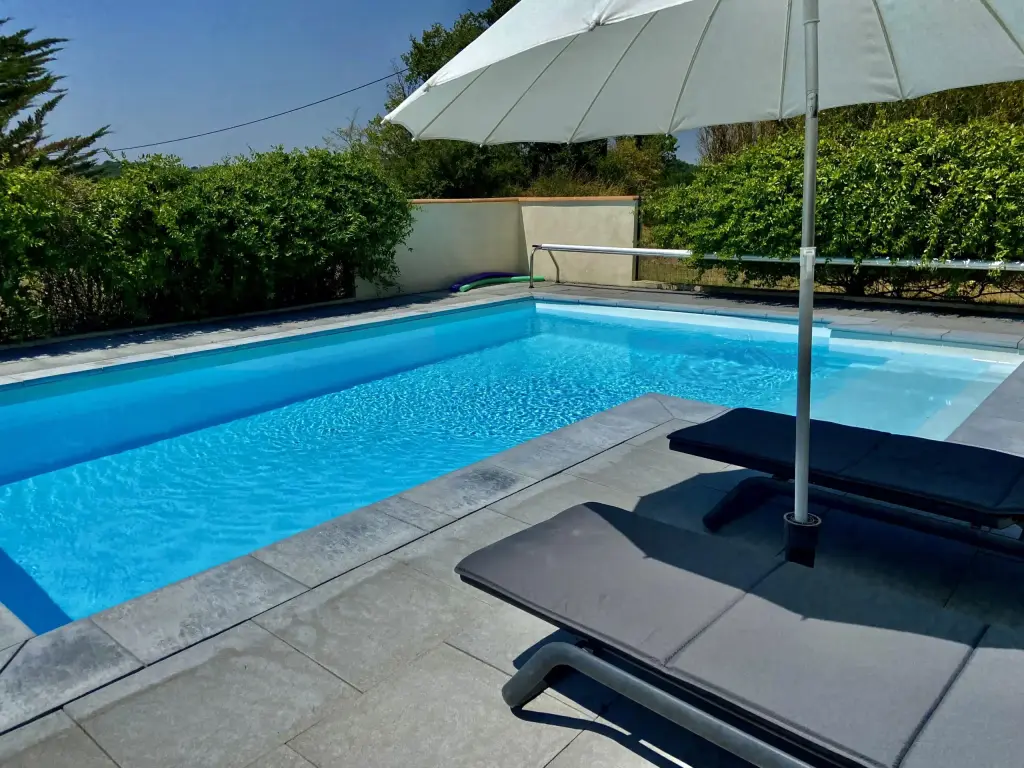 Gîte 2 personnes, vue Pyrénées, pleine nature, piscine