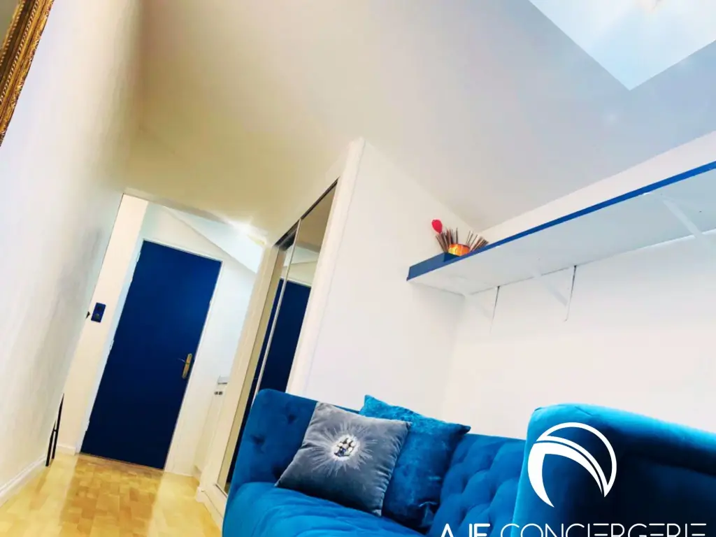 Cocon cosy avec velux à 2 pas de la mer avec garage sécurisé