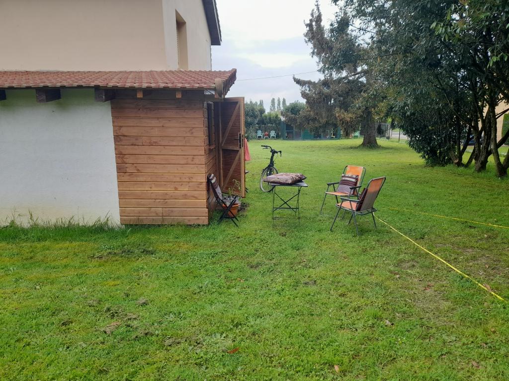 LODJ ET CABANE ASSOCIÉS