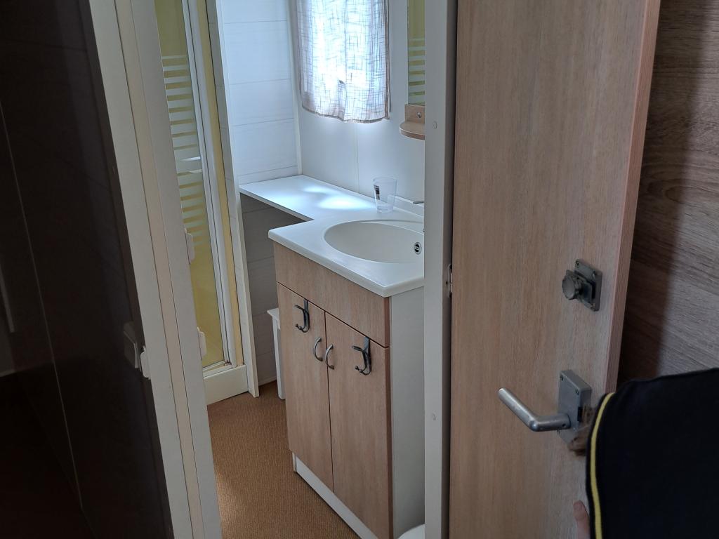 Beau Mobil Home 6 Pers. dans un Camping Familial et calme.
