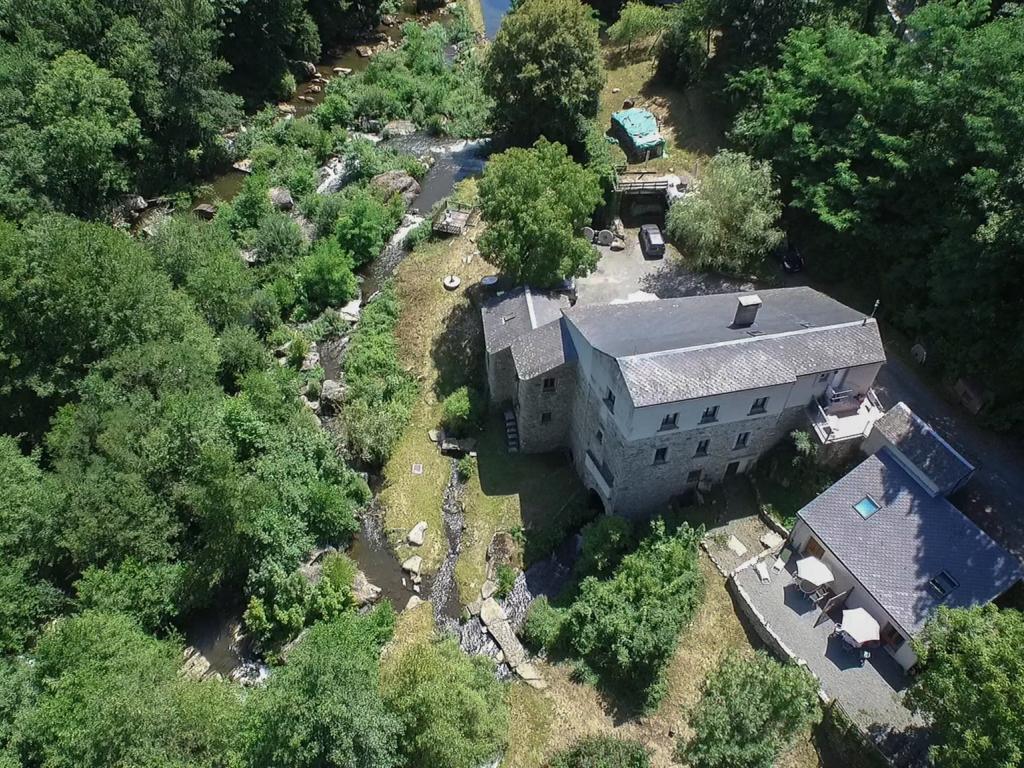 Moulin de Record - Gîte LE HAVRE SAUVAGE en bord de rivière avec accès direct