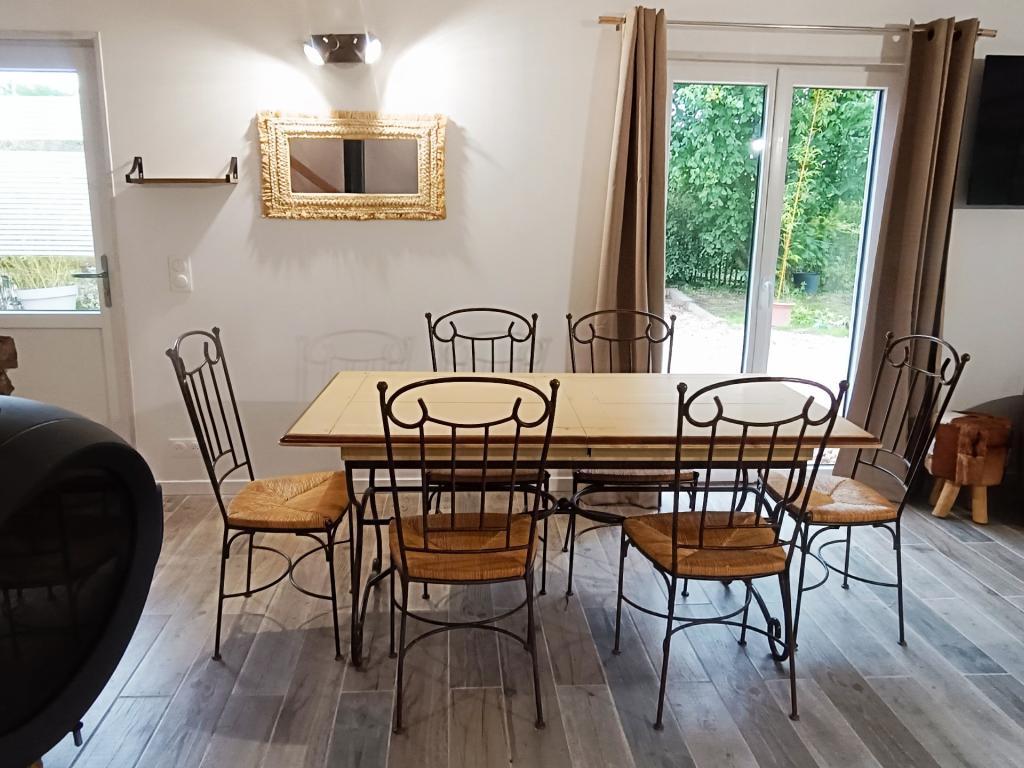LA GRANGE  Jolie maison normande à 2kms des Plages au calme