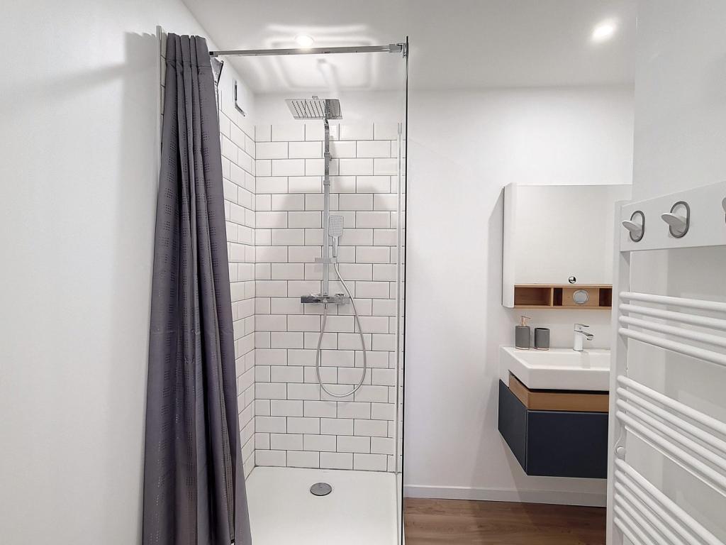 appartement en rez de chaussée entièrement rénovée 2 étoiles