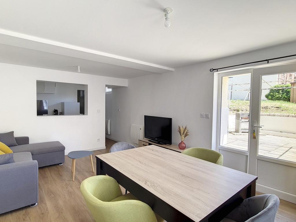 appartement en rez de chaussée entièrement rénovée 2 étoiles
