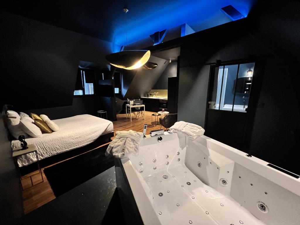 LA SUITE ISAHORA
