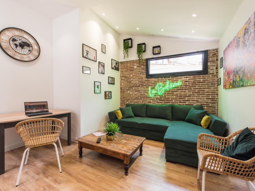 Bel appartement T2 meublé - rénové à thème - la Bohème
