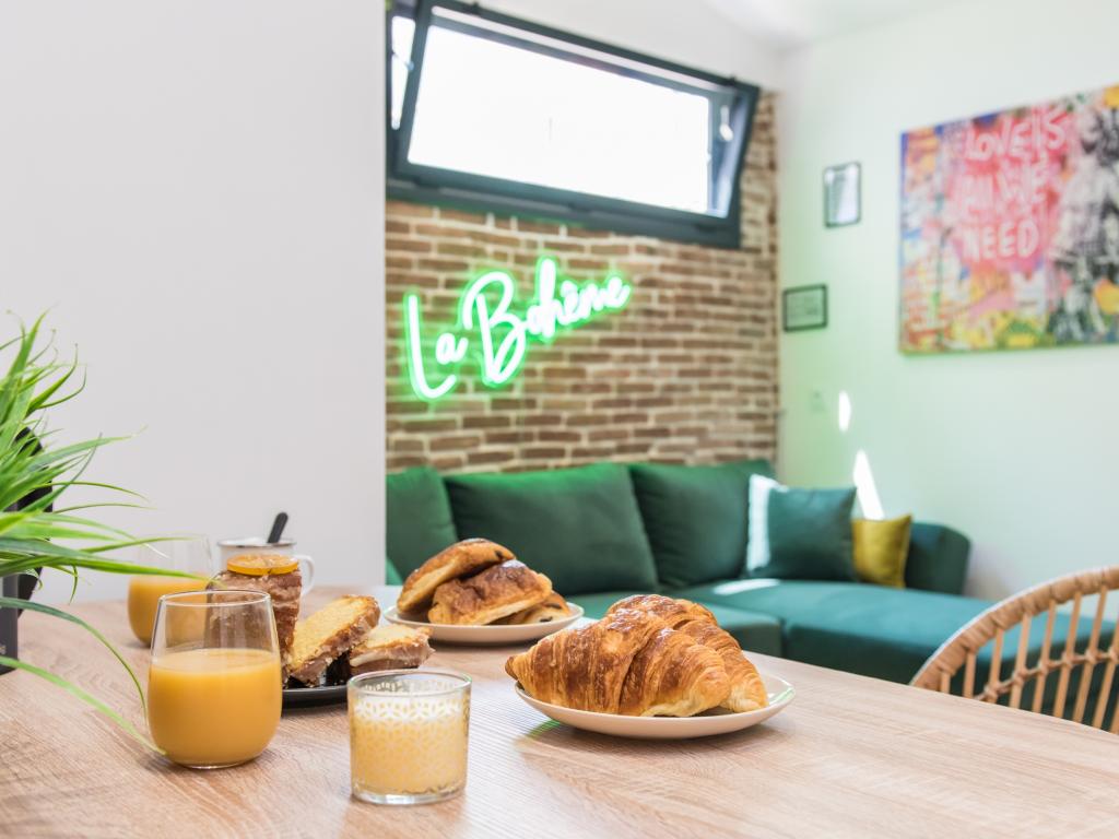 Bel appartement T2 meublé - rénové à thème - la Bohème