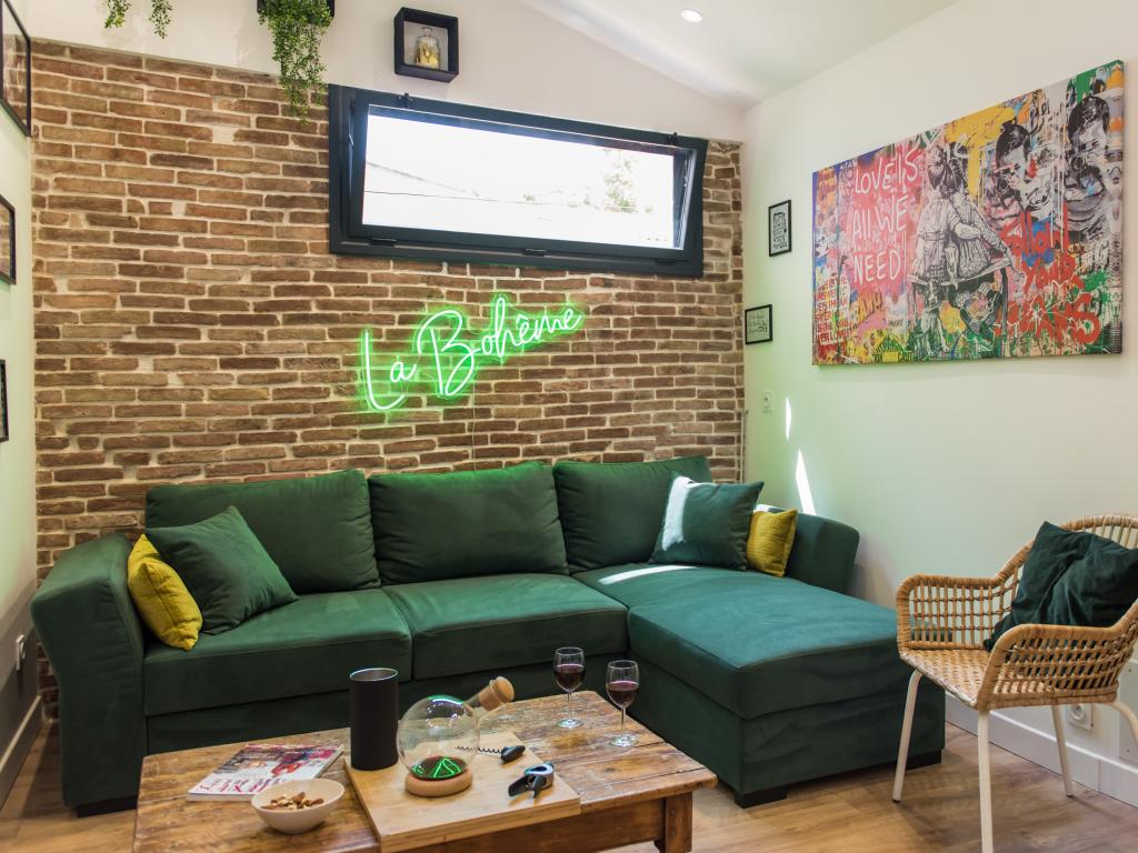 Bel appartement T2 meublé - rénové à thème - la Bohème