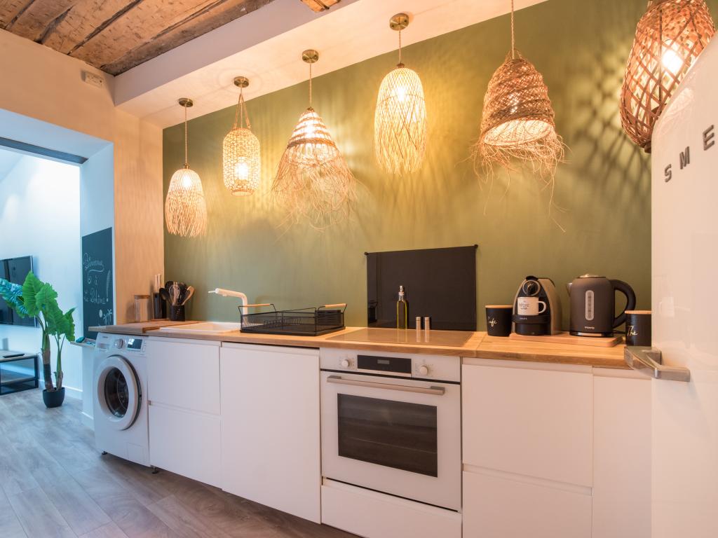 Bel appartement T2 meublé - rénové à thème - la Bohème