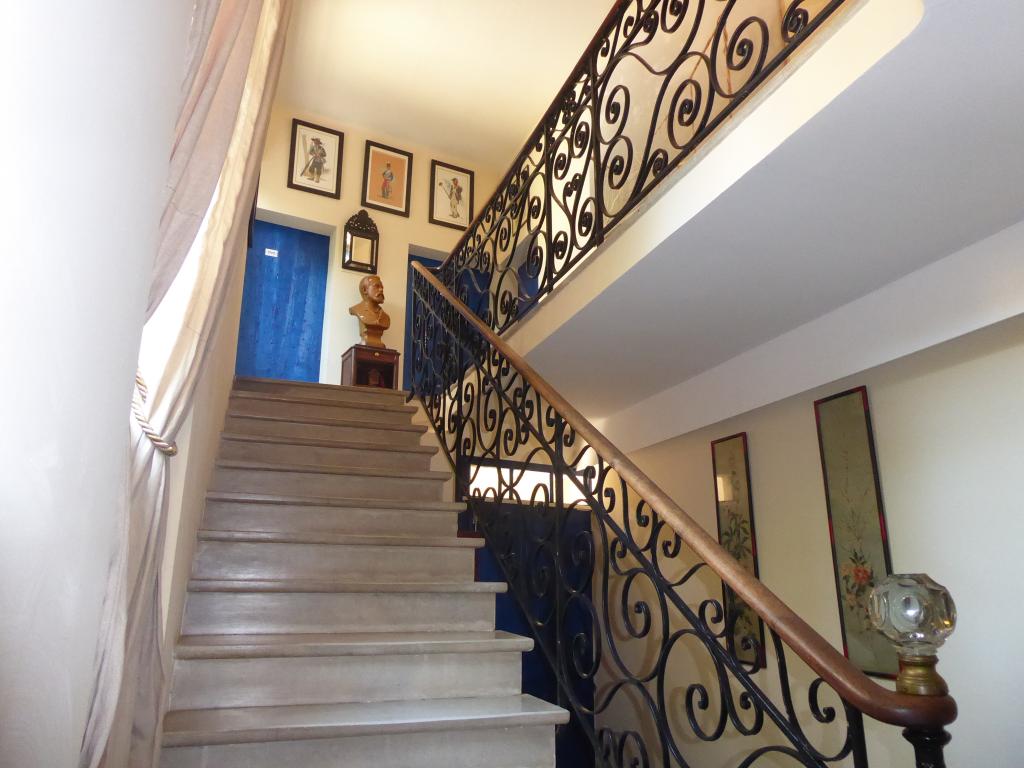Gîte pour 8 dans vieux mas avec piscine et jardin près d'Uzès dans petit village calme