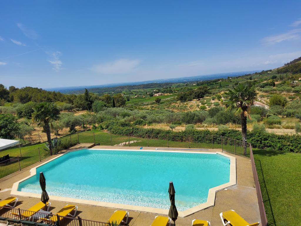 Mas du Barroux gîte NIDU vue sur les alpilles
