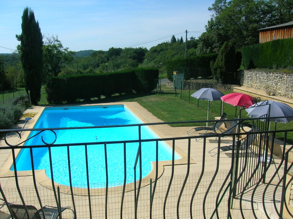 MAISON AVEC PISCINE 10 PERSONNES PROCHE DES EYZIES