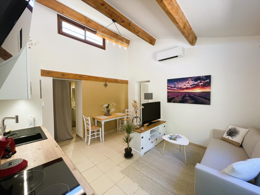 Maison élégante T2 - 2/4 pers - plain pied dans villa, tout confort, clim, 2min Thermes, terrasse