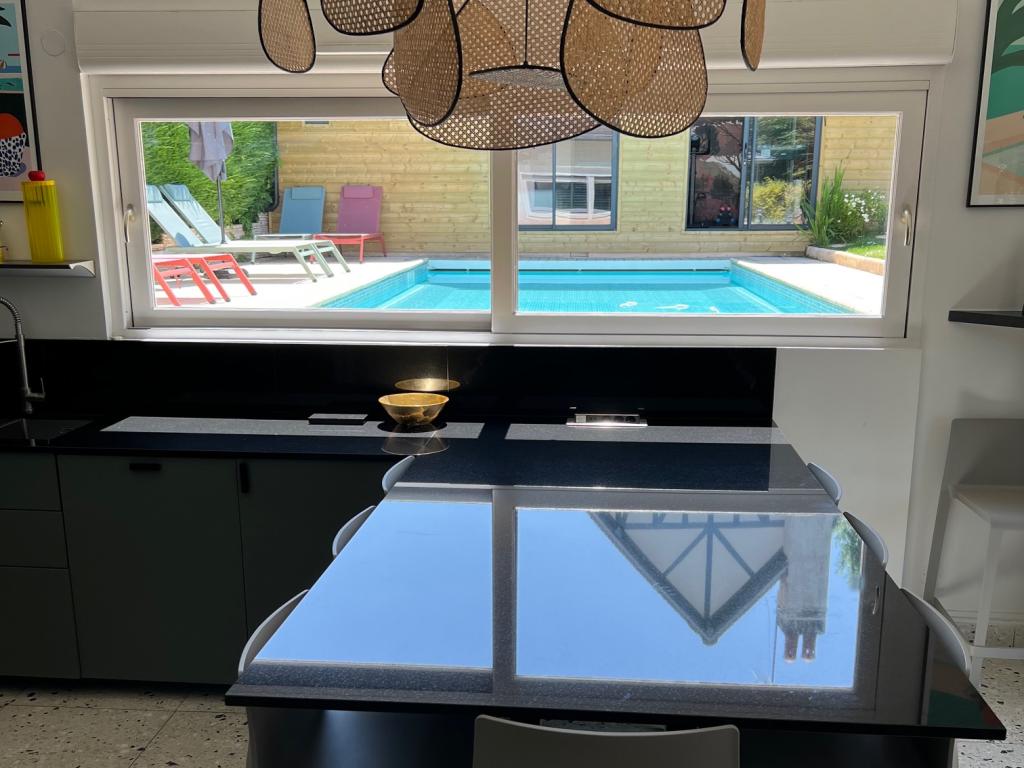Superbe Villa Piscine chauffée toute l'année, Sauna, Fitness Vue mer. 200m plage