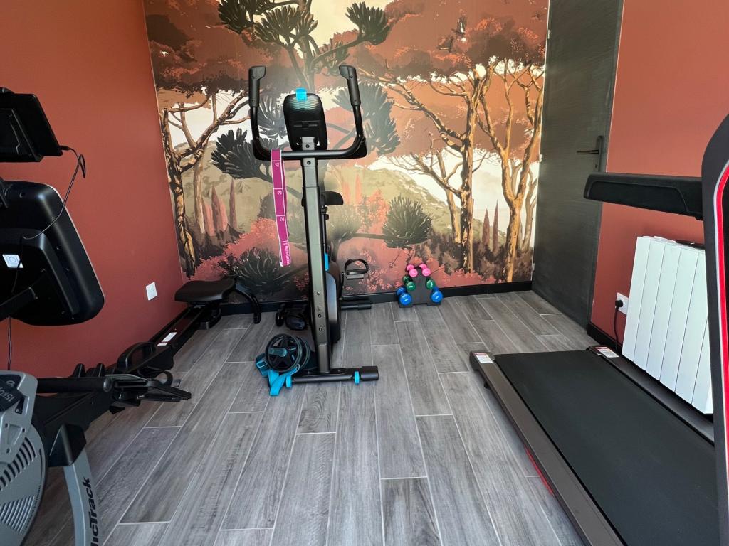 Superbe Villa Piscine chauffée toute l'année, Sauna, Fitness Vue mer. 200m plage