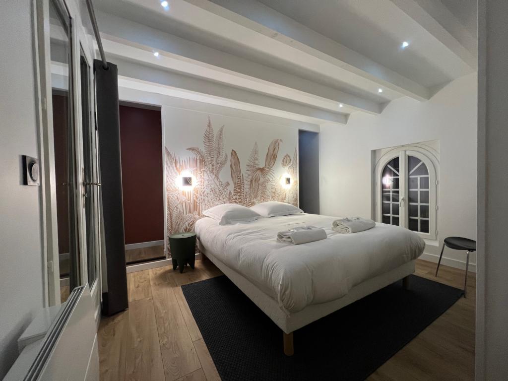 Superbe Villa Piscine chauffée toute l'année, Sauna, Fitness Vue mer. 200m plage