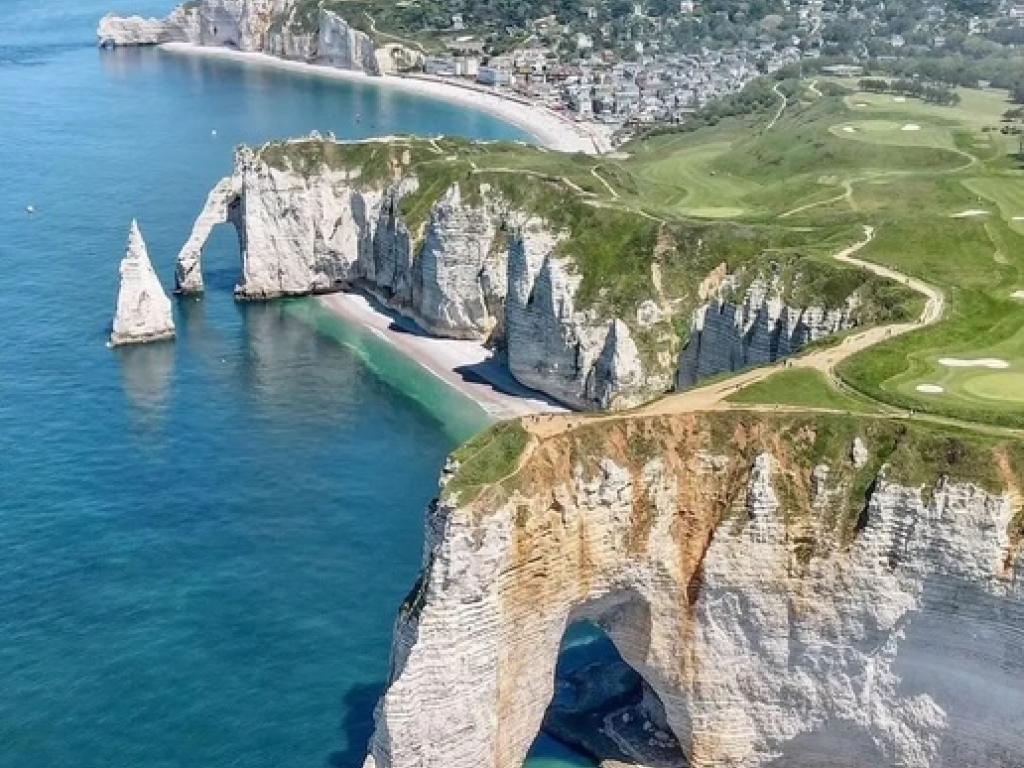 Maison 12 personnes près d’Etretat avec jardin clos, cheminée et baby-foot
