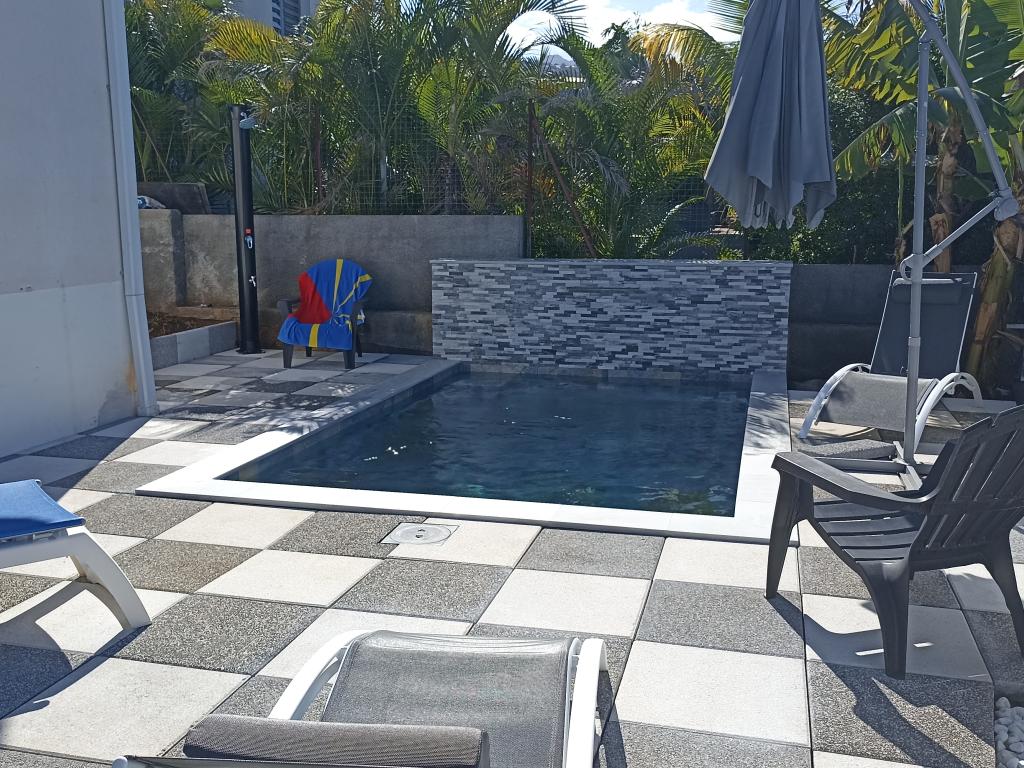 L'orchidée Chambre 3* 1 lit 2 pers chez l'habitant , piscine l'Étang -Salé