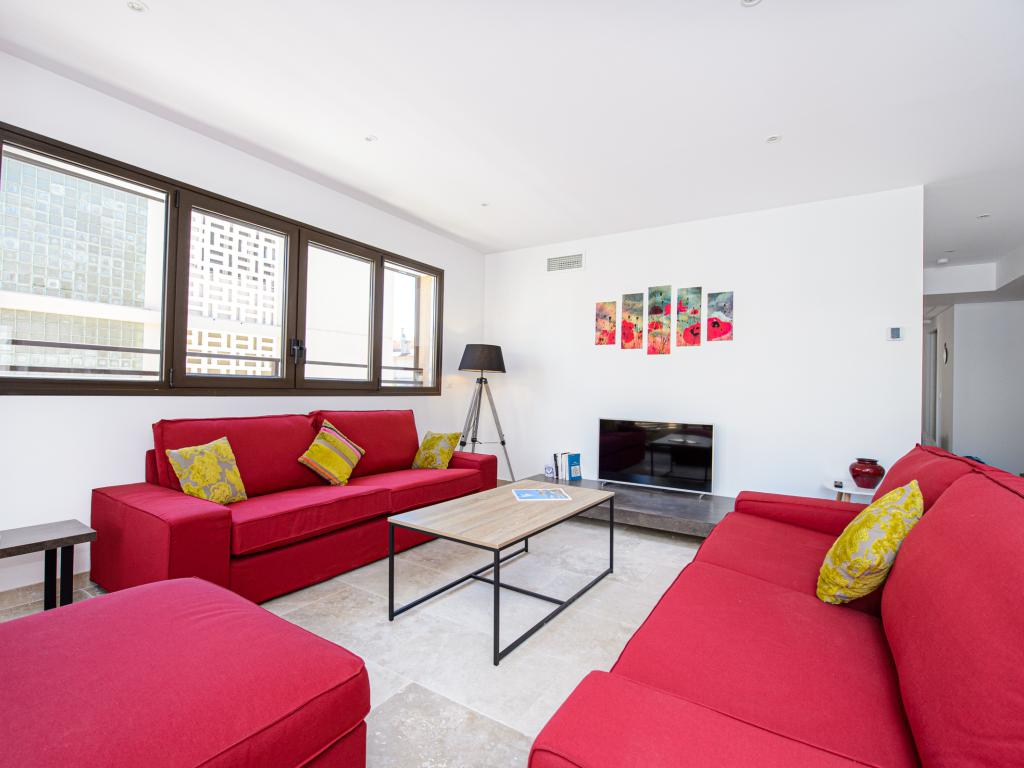 Appartement calme et climatisé avec terrasse & parking privé