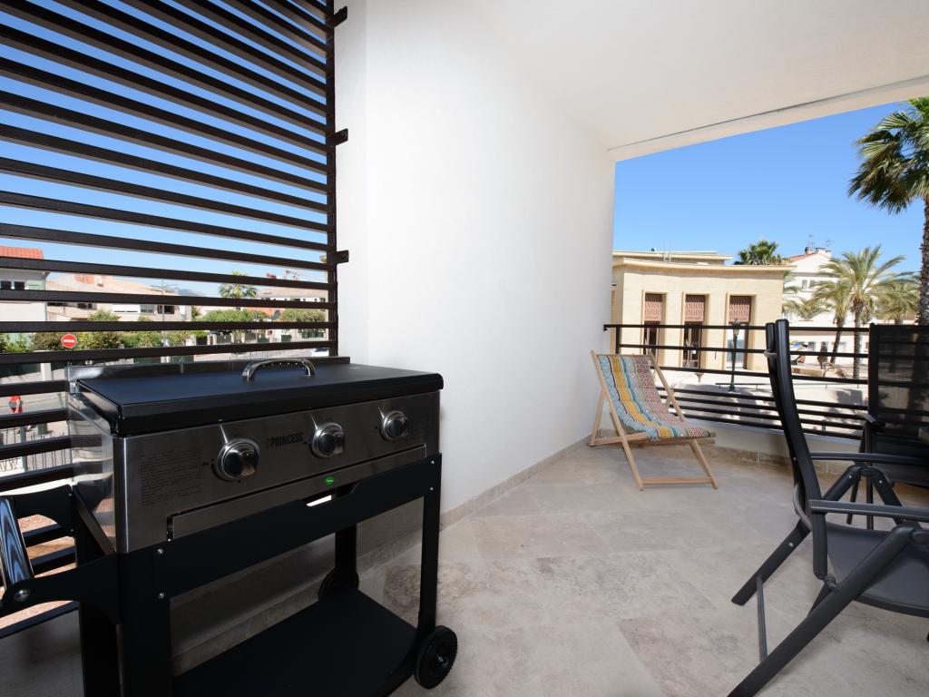 Appartement calme et climatisé avec terrasse & parking privé