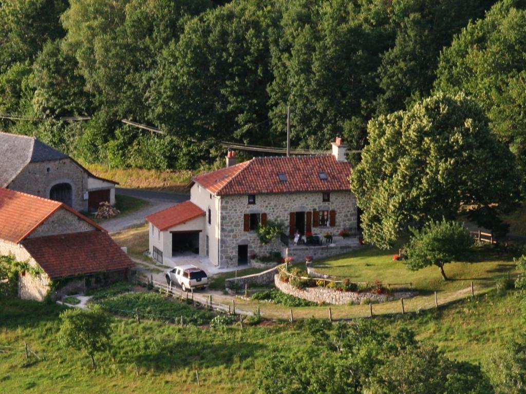Authentique maison de ferme près d'un lac (gîte Lafontbasse)