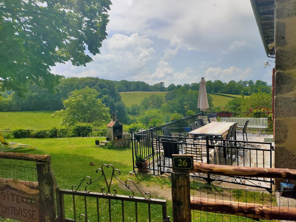 Authentique maison de ferme près d'un lac (gîte Lafontbasse)