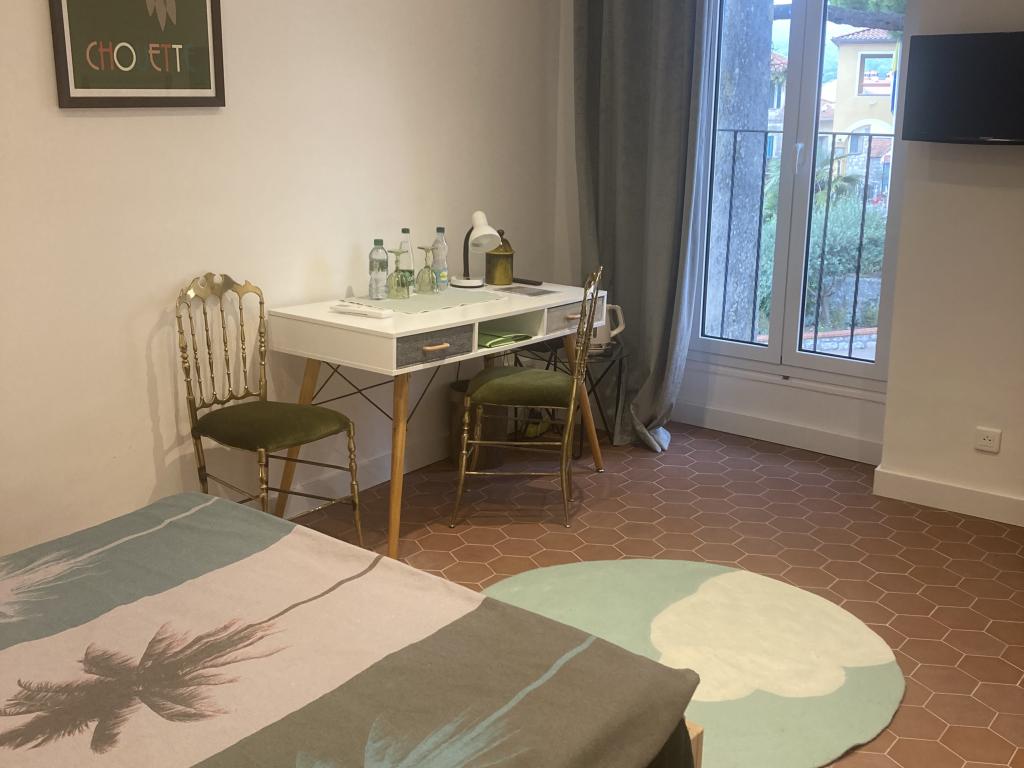 Duplex dans maison de village