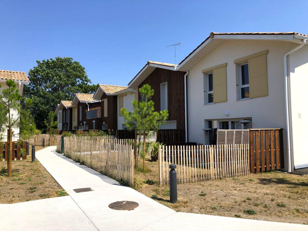 L'Hippocampe du Bassin - Logement *** en hyper centre de La Teste -97 m2 - 6 personnes - 3 chambres - 2 salles de bains.