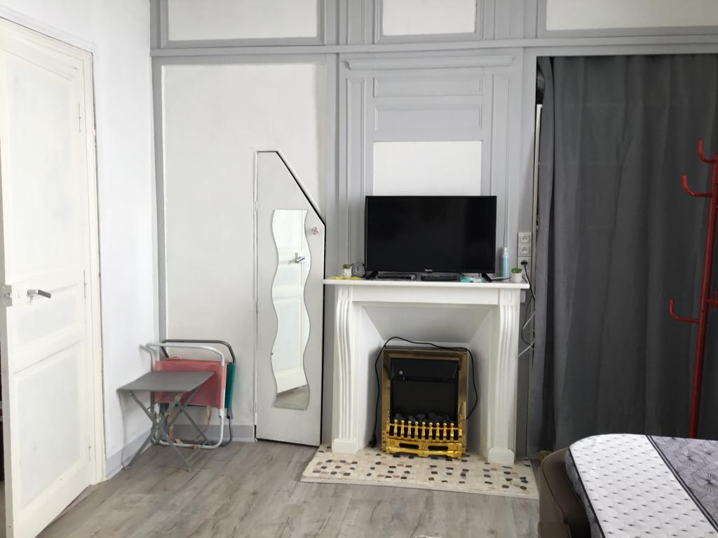 Appartement Studio 23m2 très lumineux situé à 80 m de la plage 300 m des commerces appart très lumineux petits animaux acceptés non fumeur