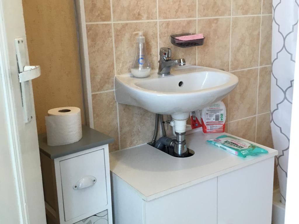 Appartement Studio 23m2 très lumineux situé à 80 m de la plage 300 m des commerces appart très lumineux petits animaux acceptés non fumeur