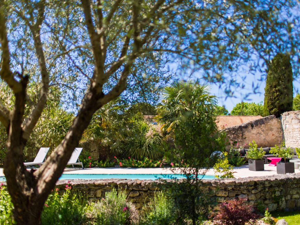 Le Clos du Puits Doux - Succombez au charme de cette magnifique longère, située en plein cœur de Mornac-sur-Seudre.