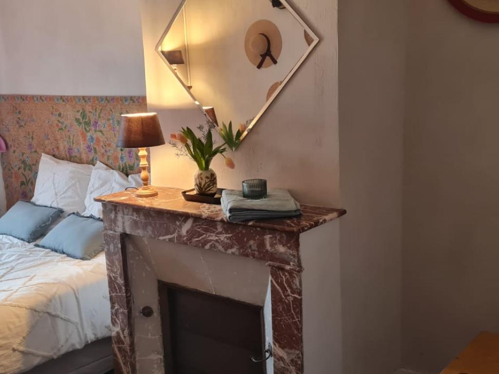 Spacieuse maison de village pour 5 personnes avec charmant patio fleuri en Toscane Auvergnate