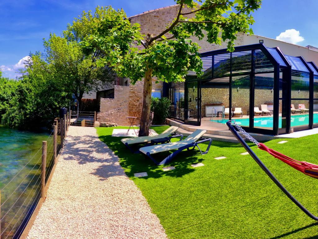Gite "Les Lauriers" : Au bord de la Sorgue.