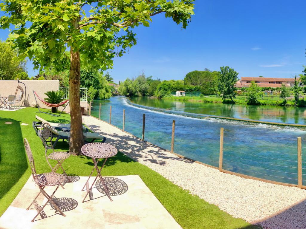 Gite "Les Lauriers" : Au bord de la Sorgue.