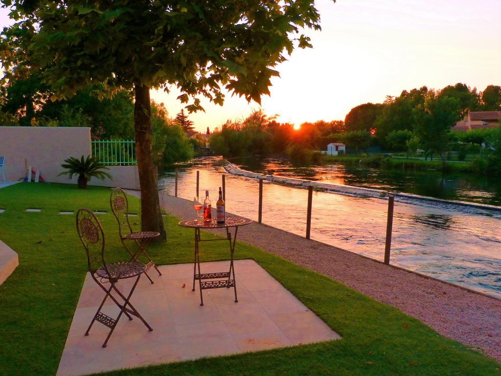 Gite "Les Lauriers" : Au bord de la Sorgue.