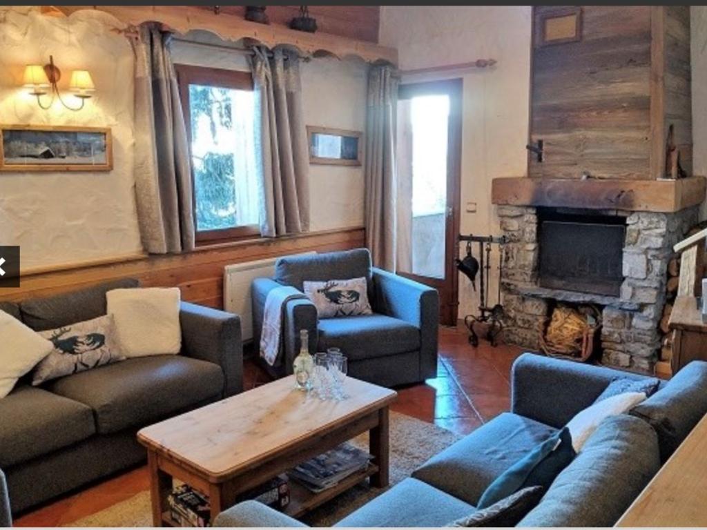 Chalet Chamois • La Plagne  • Paradiski Chalet Ski au pied à louer • 4 chambres - 10 personnes Altitude 1450m