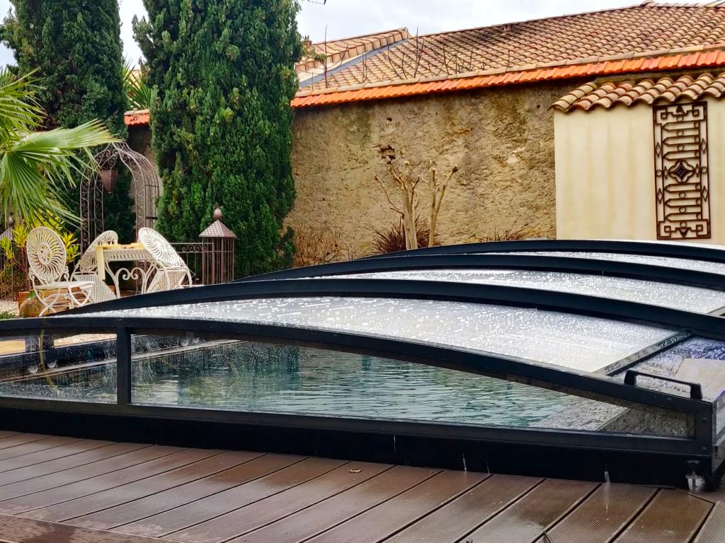 Chapelle du 18ème rénovée,  clim, piscine couverte, 5 mn CANAL du MIDI  *****