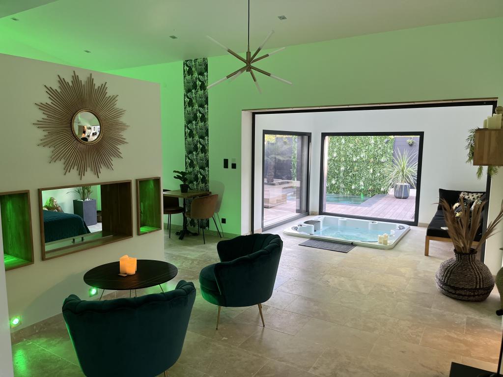 Suite privative de 65m2 avec piscine et spa
