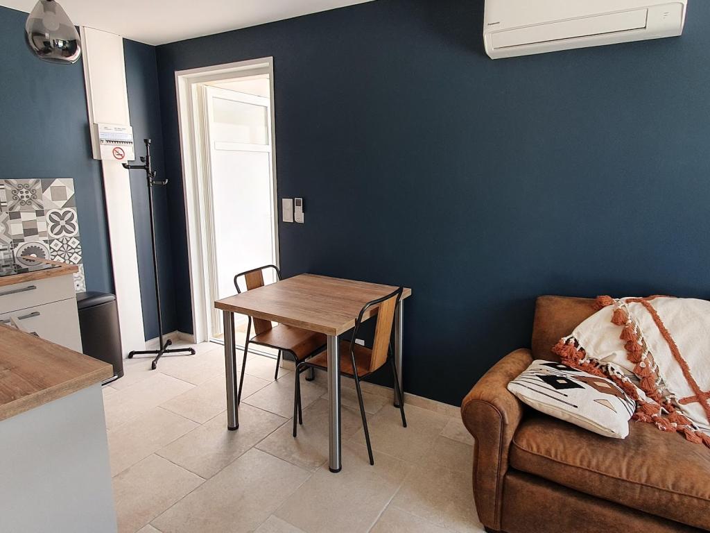 Le Nid'Isle - Stationnement privé - Wi-Fi performant - Climatisation