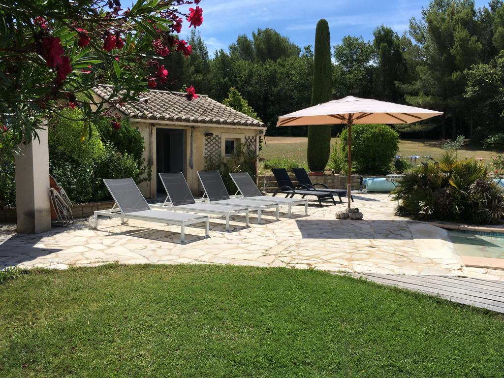 Pernes-les-Fontaines, perle du Vaucluse aux 40 fontaines, proche de Isles-sur-Sorgue, de Gordes et du Ventoux