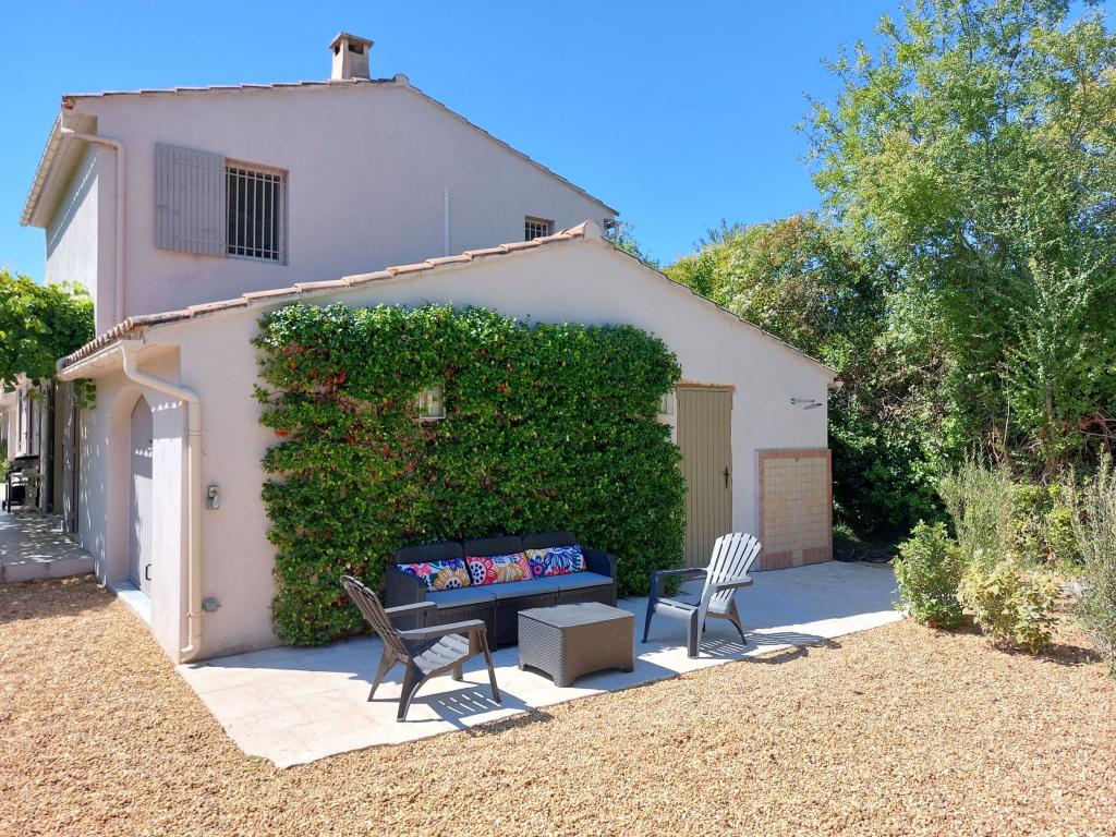 Les Carrairades - Charmante villa 5 étoiles, climatisée, au calme, vue sur les Alpilles, piscine au sel chauffée et sécurisée - 4 chambres, 8 couchages - Saint Rémy de Provence