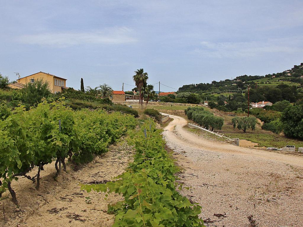 Petite maison en pierres taillées de 40 M2 avec 4 étoiles et label tourisme et 4 handicaps
