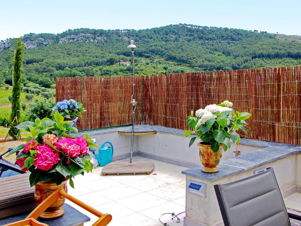 Petite maison en pierres taillées de 40 M2 avec 4 étoiles et label tourisme et 4 handicaps